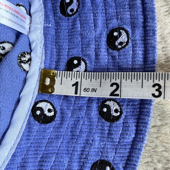 Urban Outfitters Corduroy Ying Yang Bucket Hat - Picture 9 of 9